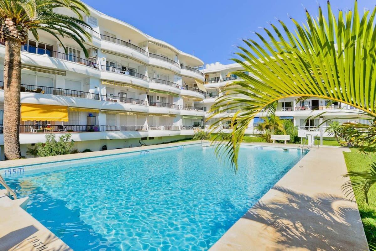 Апартаменты Acapulco Playa Нерха Экстерьер фото